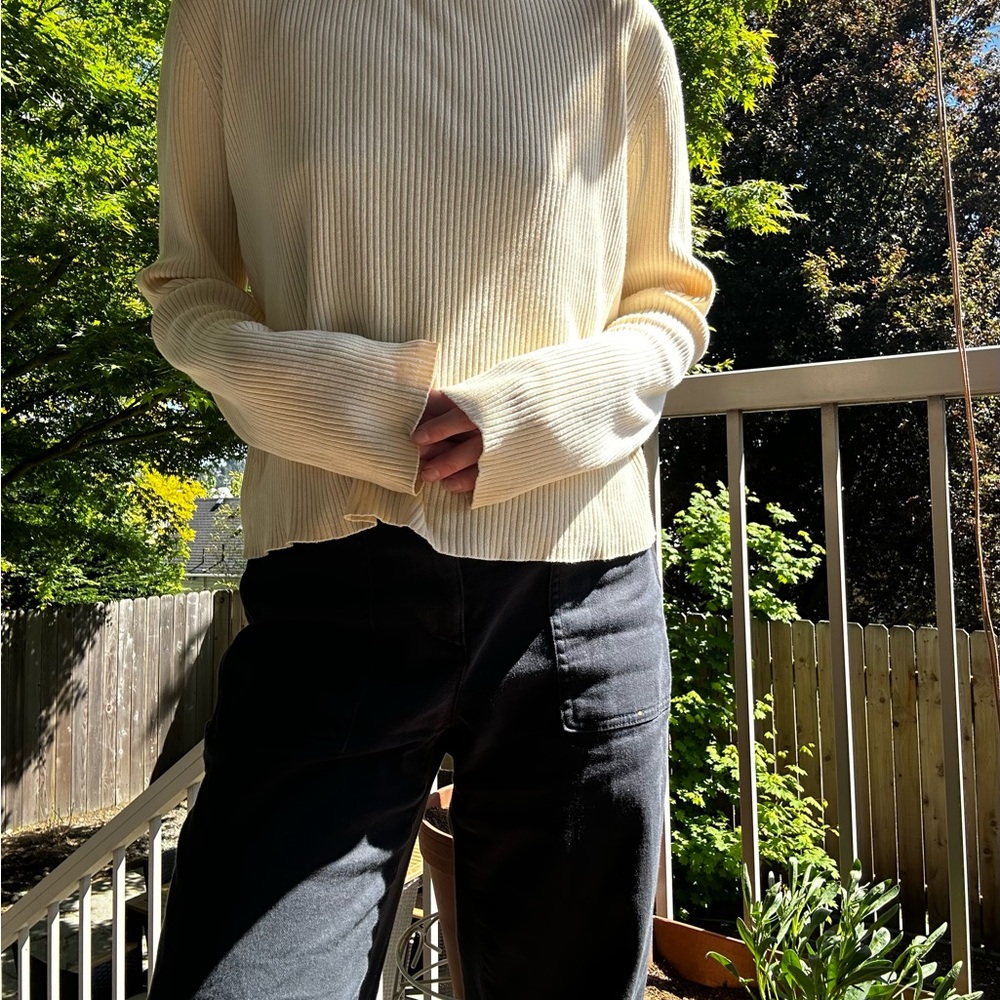 [SOLD] Butter yellow boat neck sweater